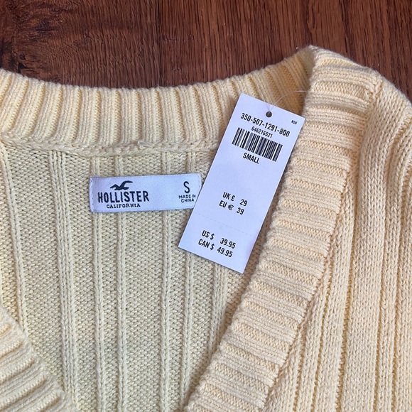 Hollister sweater - Picture 2 of 3